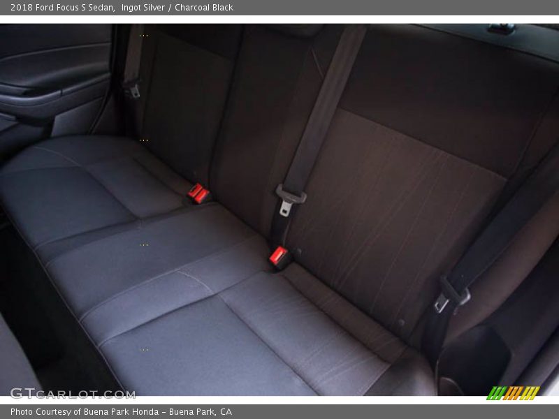 Ingot Silver / Charcoal Black 2018 Ford Focus S Sedan