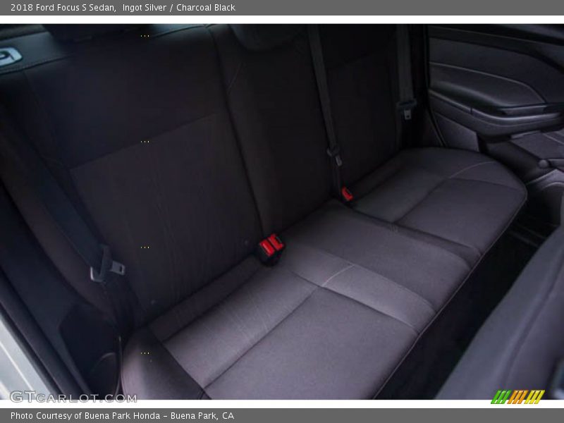 Ingot Silver / Charcoal Black 2018 Ford Focus S Sedan