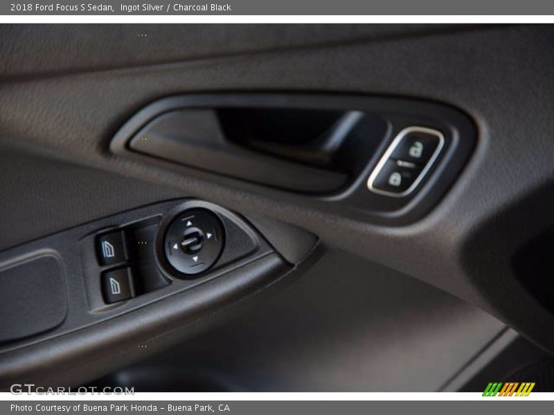 Ingot Silver / Charcoal Black 2018 Ford Focus S Sedan
