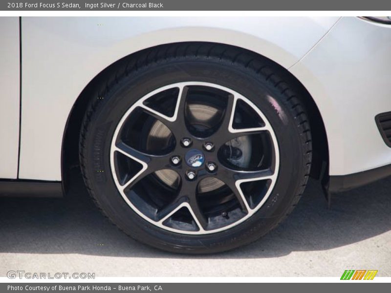 Ingot Silver / Charcoal Black 2018 Ford Focus S Sedan