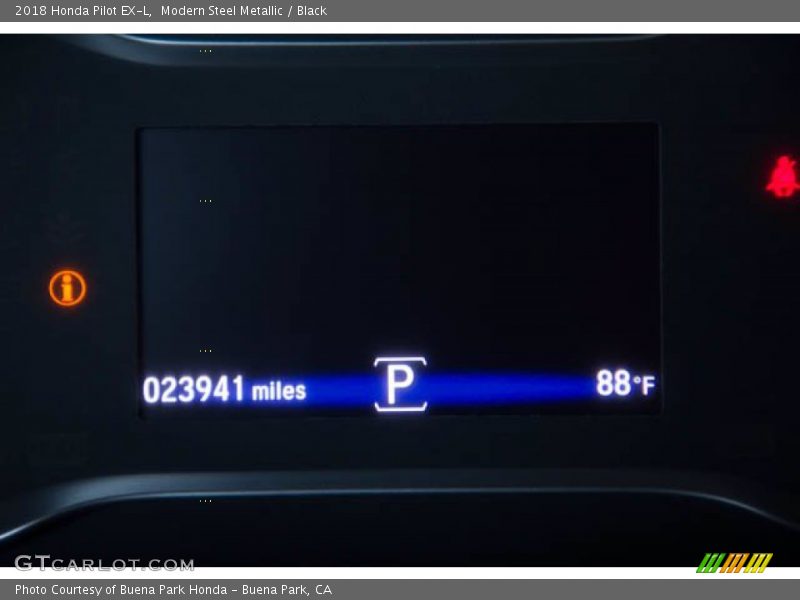 Modern Steel Metallic / Black 2018 Honda Pilot EX-L