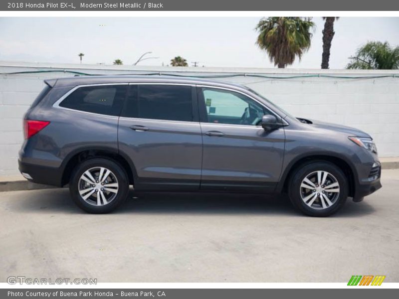 Modern Steel Metallic / Black 2018 Honda Pilot EX-L