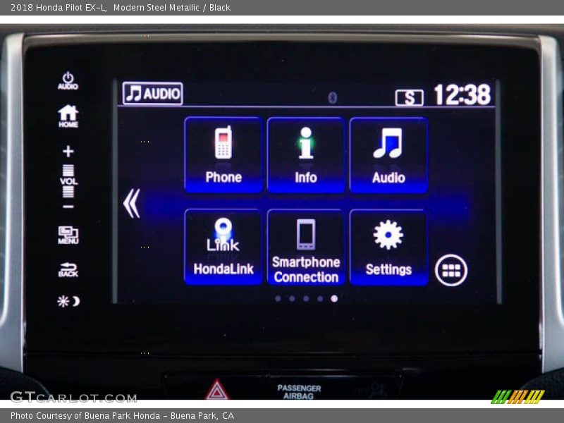 Modern Steel Metallic / Black 2018 Honda Pilot EX-L