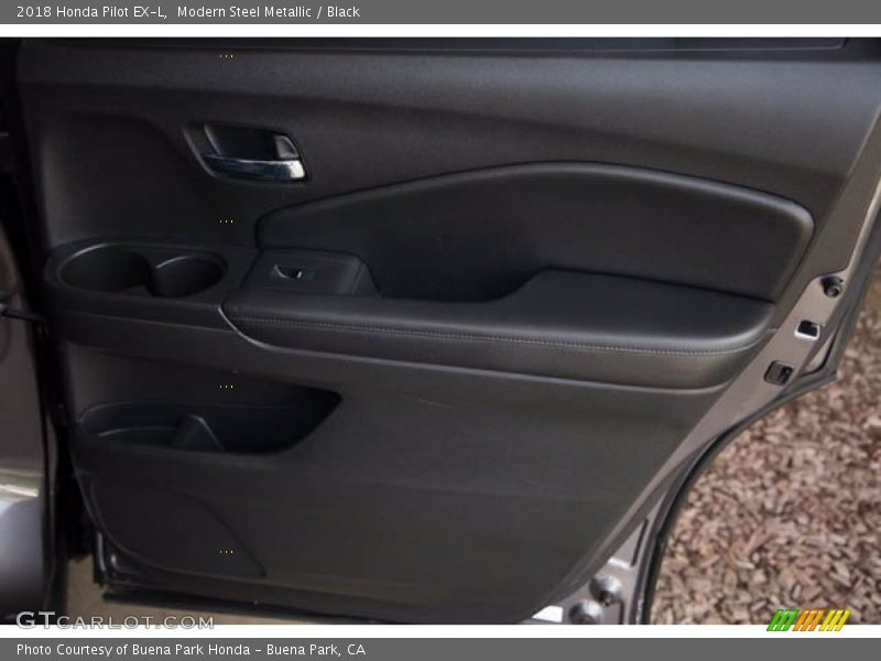 Modern Steel Metallic / Black 2018 Honda Pilot EX-L