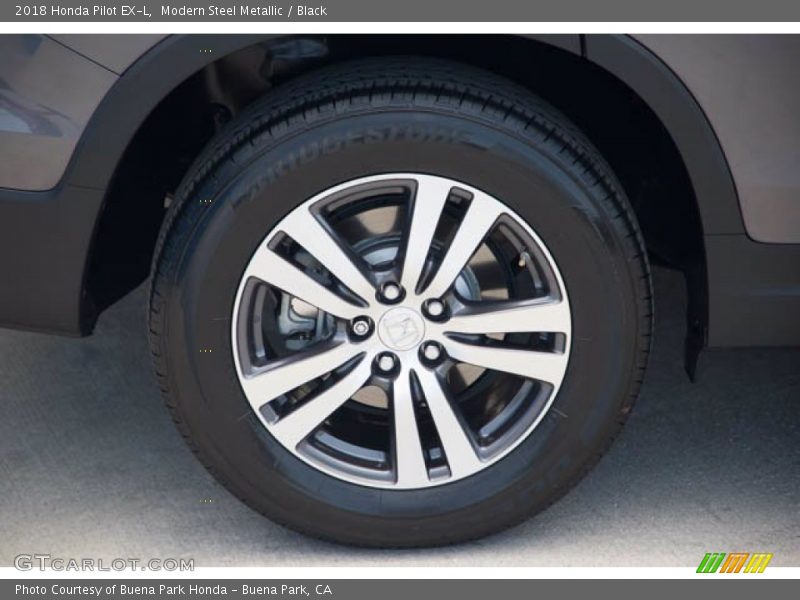 Modern Steel Metallic / Black 2018 Honda Pilot EX-L