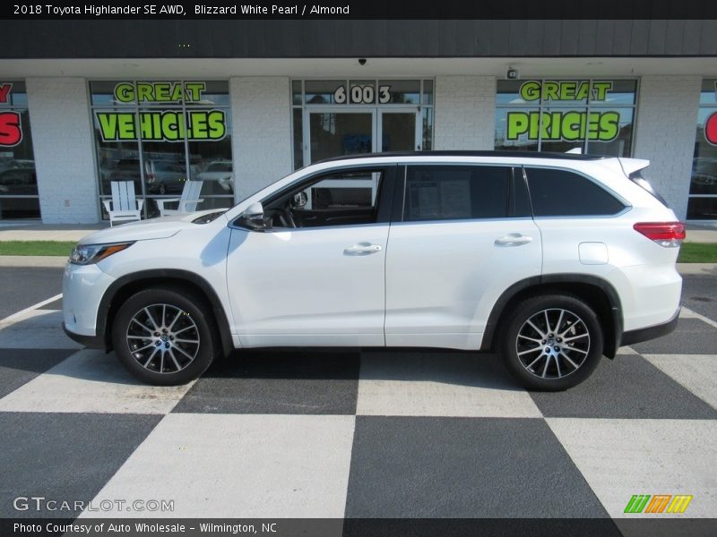 Blizzard White Pearl / Almond 2018 Toyota Highlander SE AWD