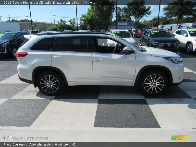 Blizzard White Pearl / Almond 2018 Toyota Highlander SE AWD
