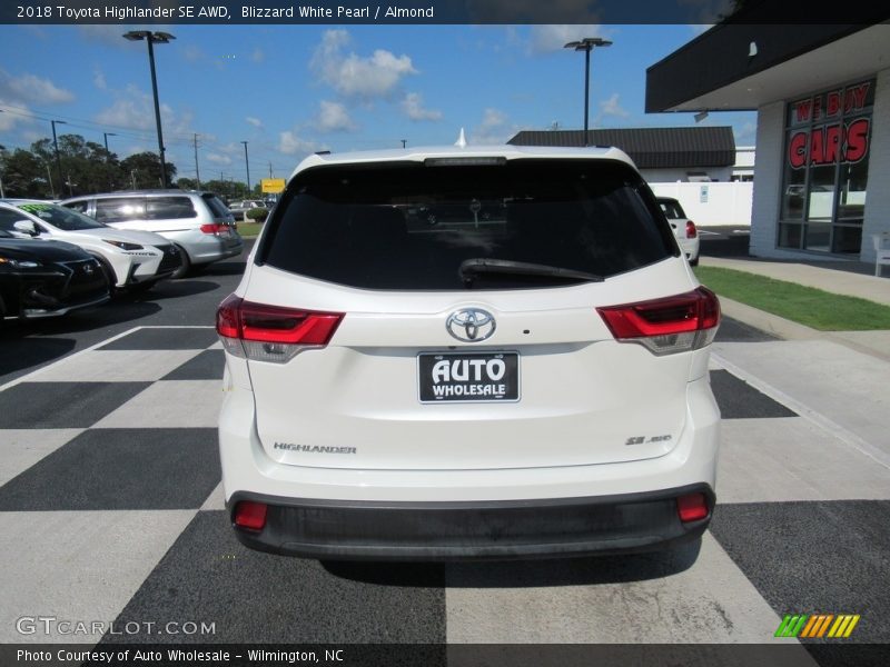 Blizzard White Pearl / Almond 2018 Toyota Highlander SE AWD