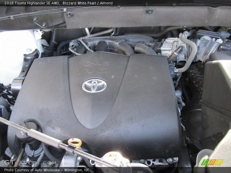 Blizzard White Pearl / Almond 2018 Toyota Highlander SE AWD