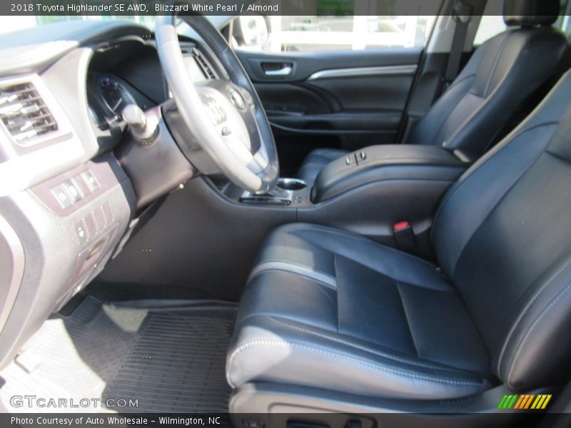 Blizzard White Pearl / Almond 2018 Toyota Highlander SE AWD