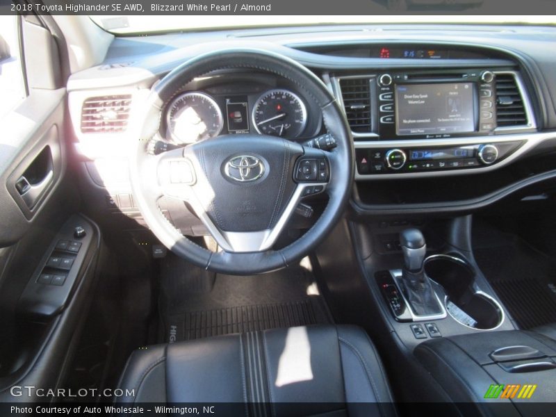 Blizzard White Pearl / Almond 2018 Toyota Highlander SE AWD