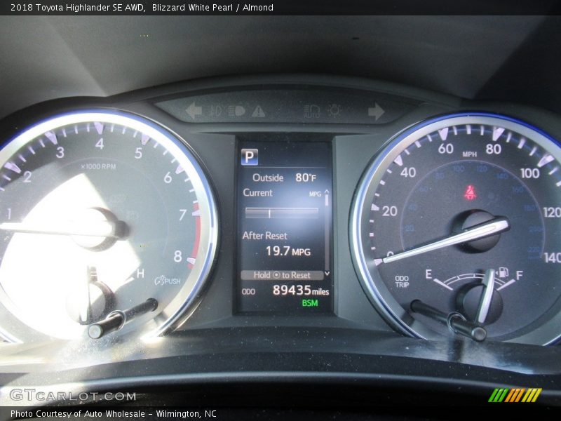 Blizzard White Pearl / Almond 2018 Toyota Highlander SE AWD