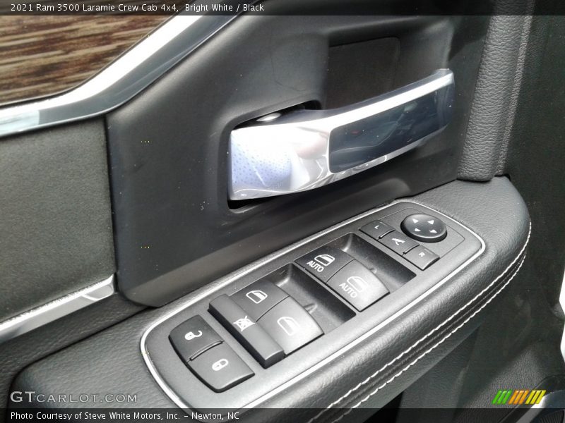 Bright White / Black 2021 Ram 3500 Laramie Crew Cab 4x4