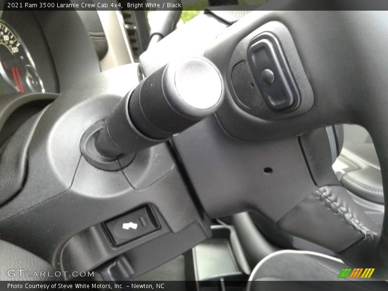 Bright White / Black 2021 Ram 3500 Laramie Crew Cab 4x4