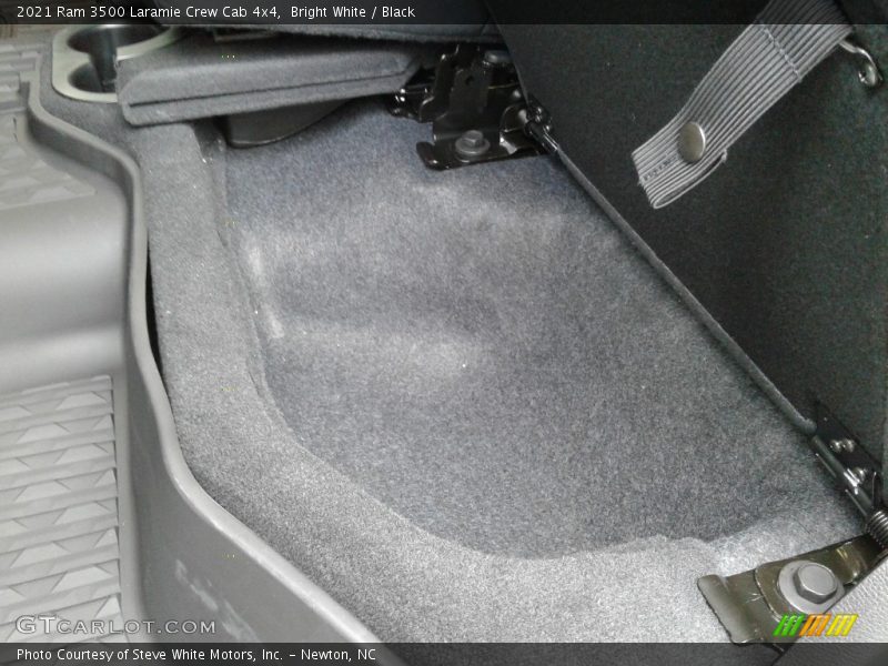Bright White / Black 2021 Ram 3500 Laramie Crew Cab 4x4