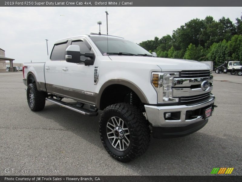Oxford White / Camel 2019 Ford F250 Super Duty Lariat Crew Cab 4x4