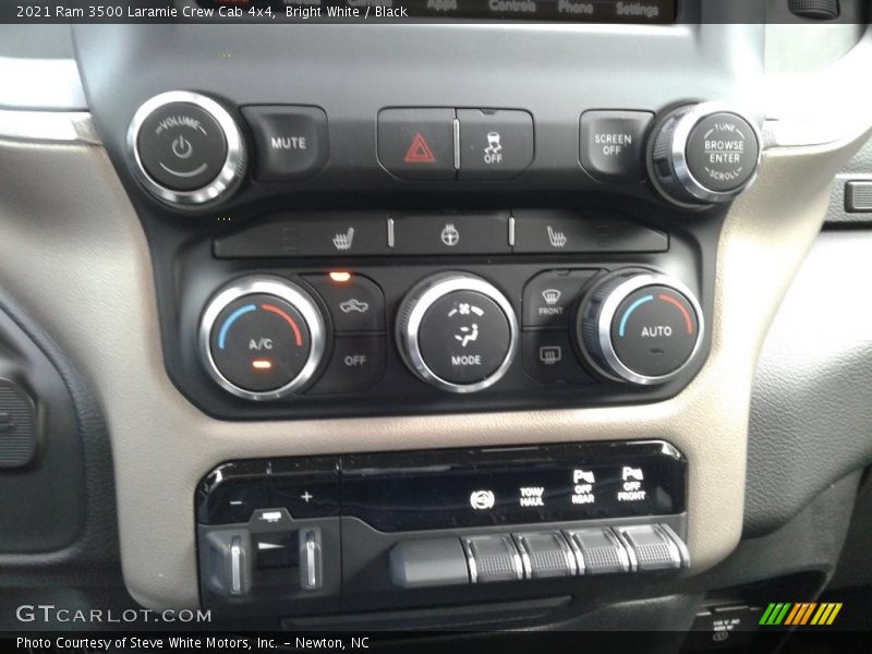 Bright White / Black 2021 Ram 3500 Laramie Crew Cab 4x4