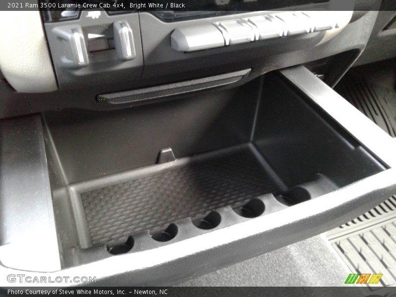 Bright White / Black 2021 Ram 3500 Laramie Crew Cab 4x4