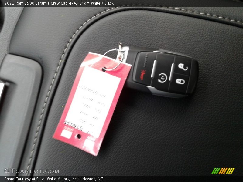 Bright White / Black 2021 Ram 3500 Laramie Crew Cab 4x4
