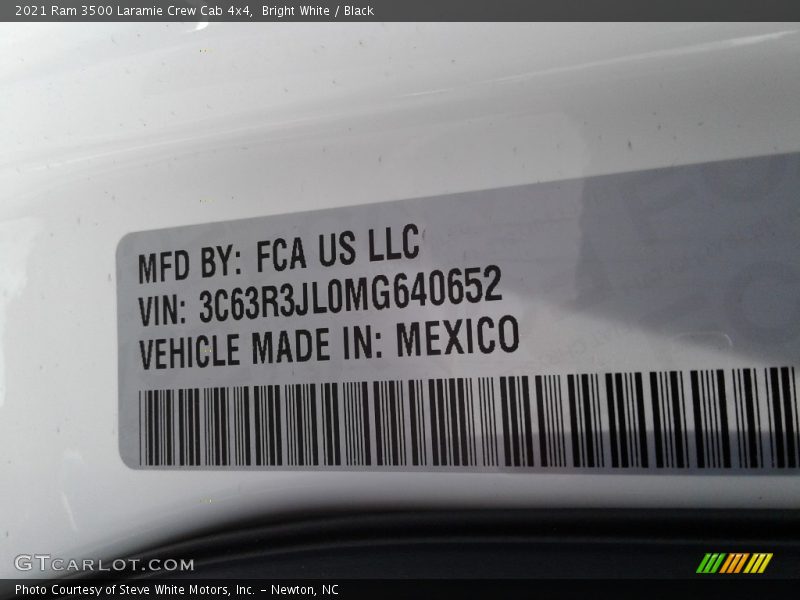 Bright White / Black 2021 Ram 3500 Laramie Crew Cab 4x4