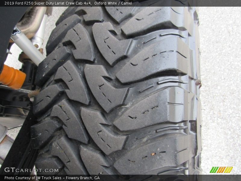 Oxford White / Camel 2019 Ford F250 Super Duty Lariat Crew Cab 4x4