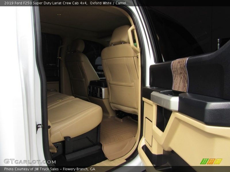 Oxford White / Camel 2019 Ford F250 Super Duty Lariat Crew Cab 4x4