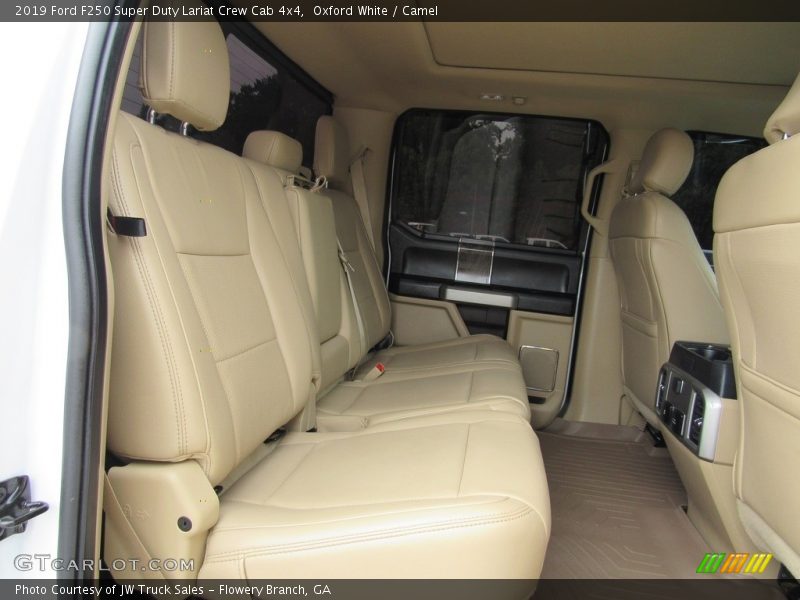 Oxford White / Camel 2019 Ford F250 Super Duty Lariat Crew Cab 4x4