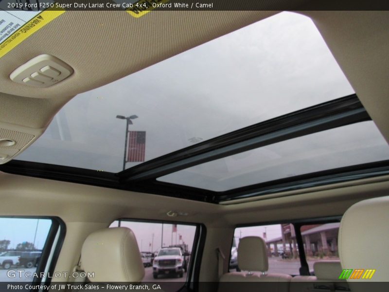 Oxford White / Camel 2019 Ford F250 Super Duty Lariat Crew Cab 4x4