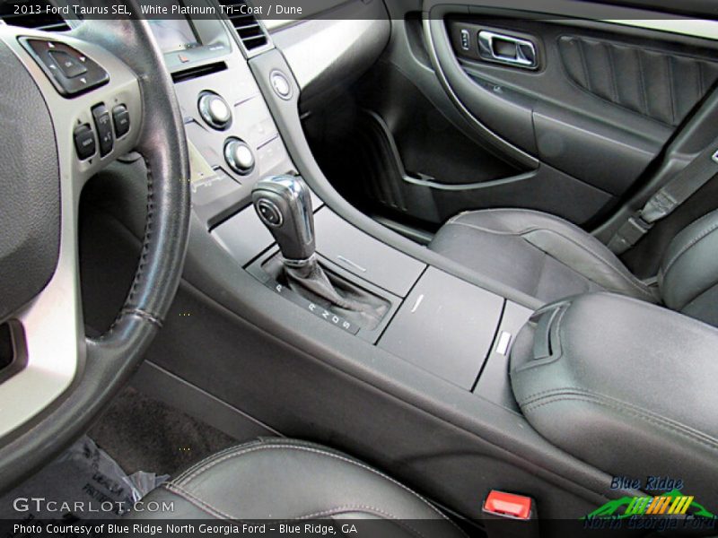 White Platinum Tri-Coat / Dune 2013 Ford Taurus SEL