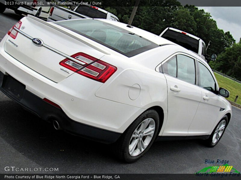 White Platinum Tri-Coat / Dune 2013 Ford Taurus SEL