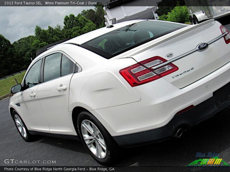White Platinum Tri-Coat / Dune 2013 Ford Taurus SEL