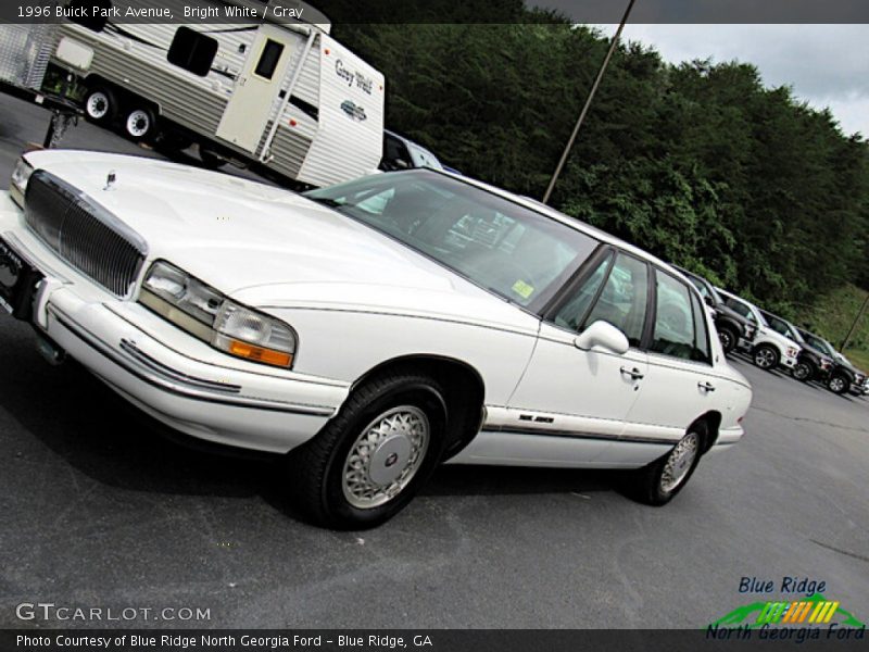 Bright White / Gray 1996 Buick Park Avenue