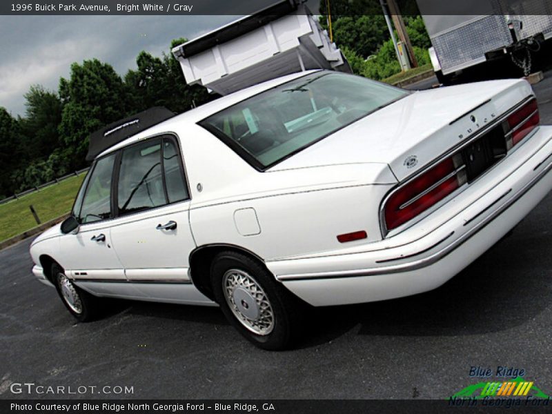 Bright White / Gray 1996 Buick Park Avenue