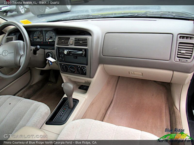Black / Quartz 1999 Toyota Avalon XL