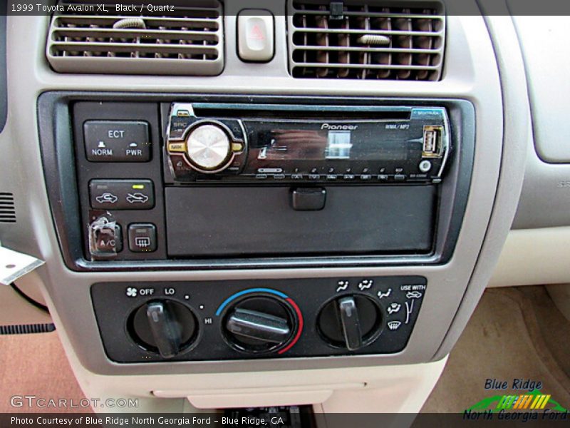 Black / Quartz 1999 Toyota Avalon XL