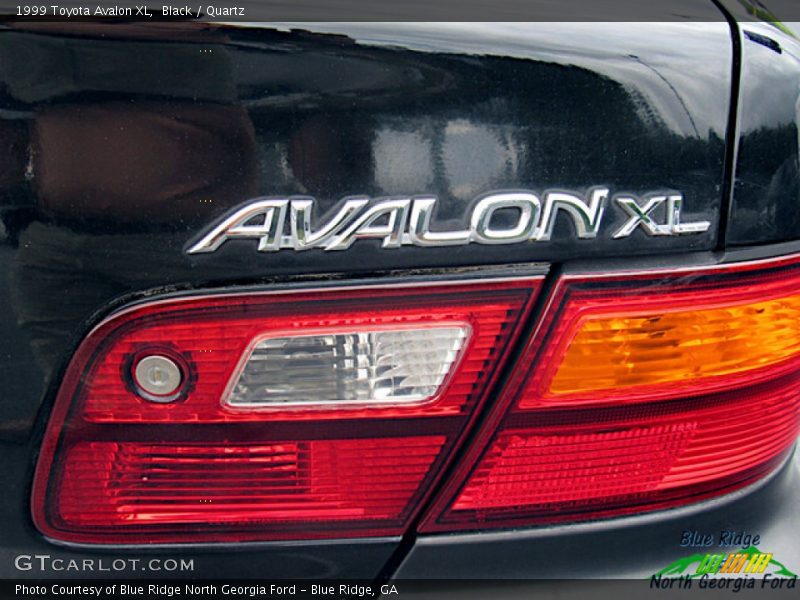 Black / Quartz 1999 Toyota Avalon XL