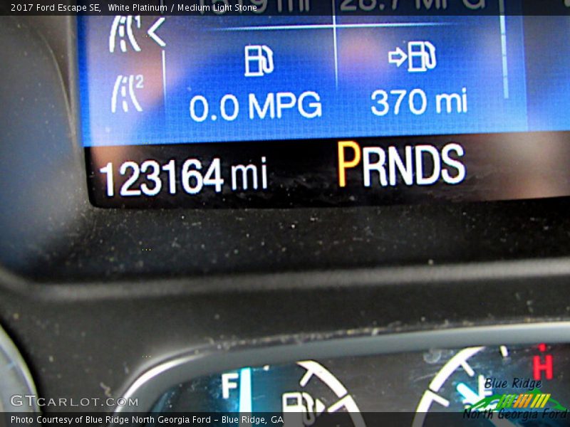 White Platinum / Medium Light Stone 2017 Ford Escape SE