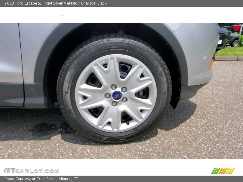 Ingot Silver Metallic / Charcoal Black 2013 Ford Escape S