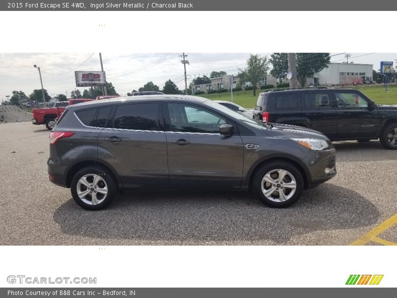 Ingot Silver Metallic / Charcoal Black 2015 Ford Escape SE 4WD