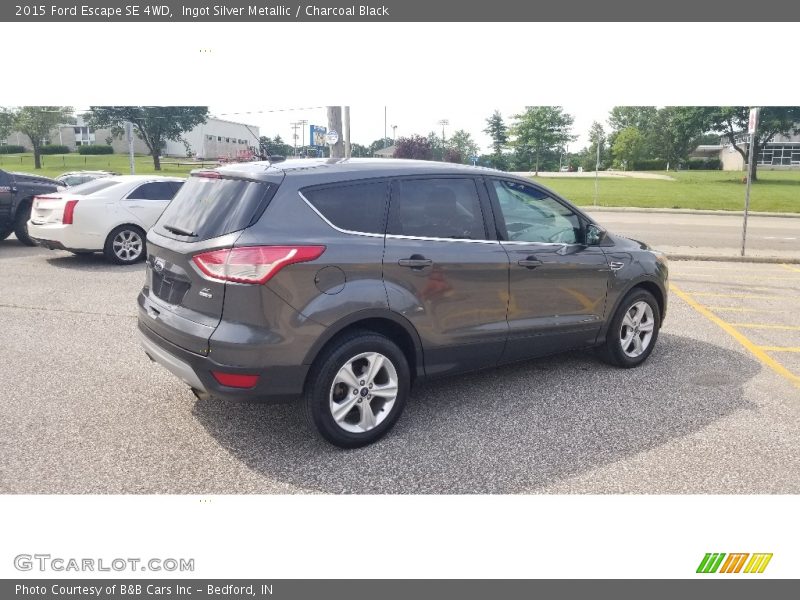 Ingot Silver Metallic / Charcoal Black 2015 Ford Escape SE 4WD