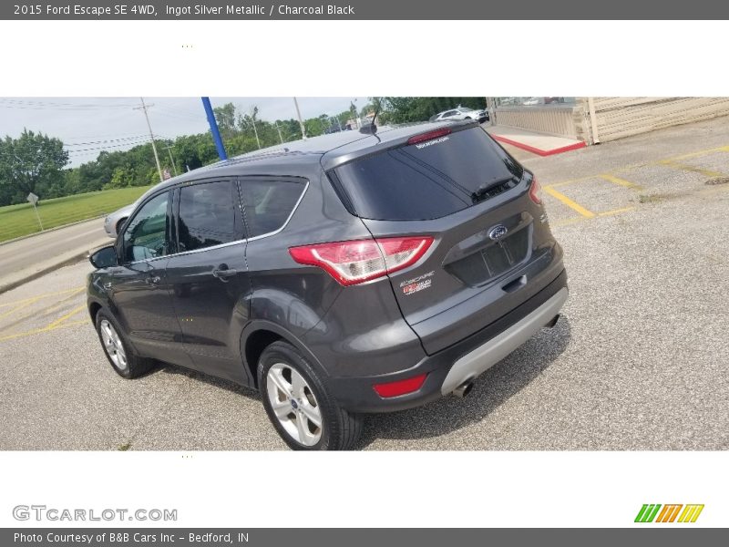 Ingot Silver Metallic / Charcoal Black 2015 Ford Escape SE 4WD