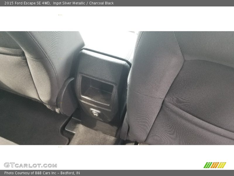 Ingot Silver Metallic / Charcoal Black 2015 Ford Escape SE 4WD