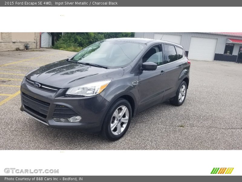 Ingot Silver Metallic / Charcoal Black 2015 Ford Escape SE 4WD