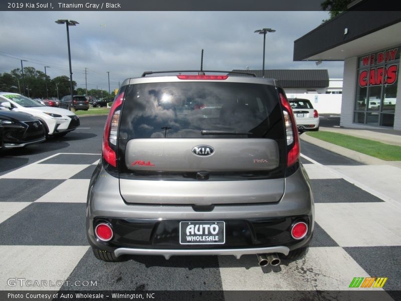 Titanium Gray / Black 2019 Kia Soul !