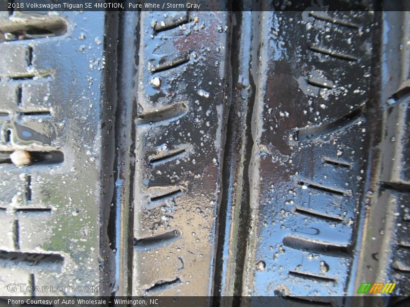Pure White / Storm Gray 2018 Volkswagen Tiguan SE 4MOTION