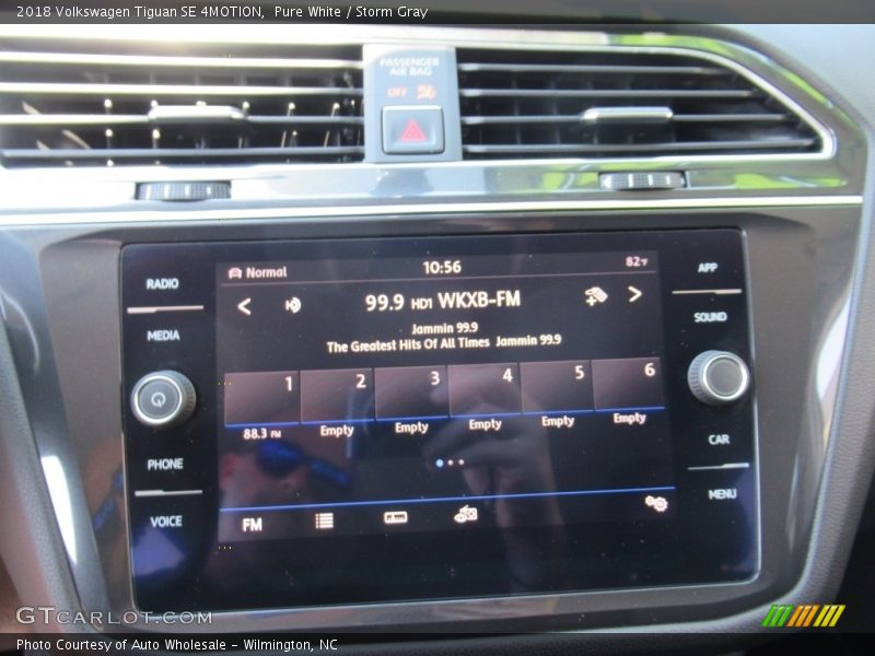 Pure White / Storm Gray 2018 Volkswagen Tiguan SE 4MOTION