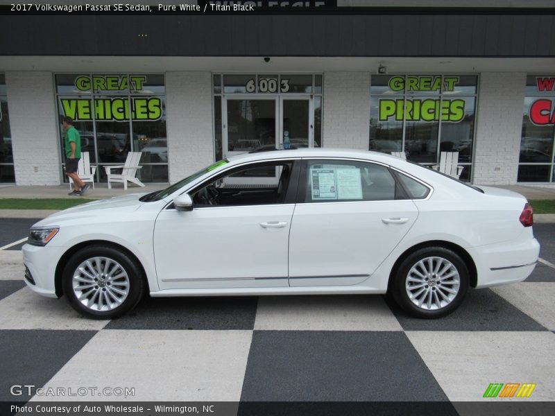 Pure White / Titan Black 2017 Volkswagen Passat SE Sedan