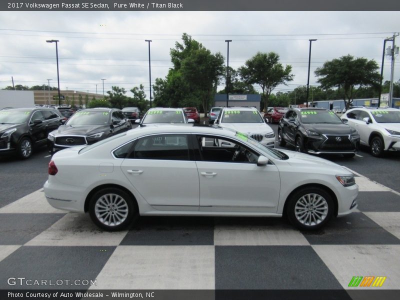 Pure White / Titan Black 2017 Volkswagen Passat SE Sedan