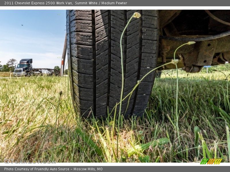 Summit White / Medium Pewter 2011 Chevrolet Express 2500 Work Van