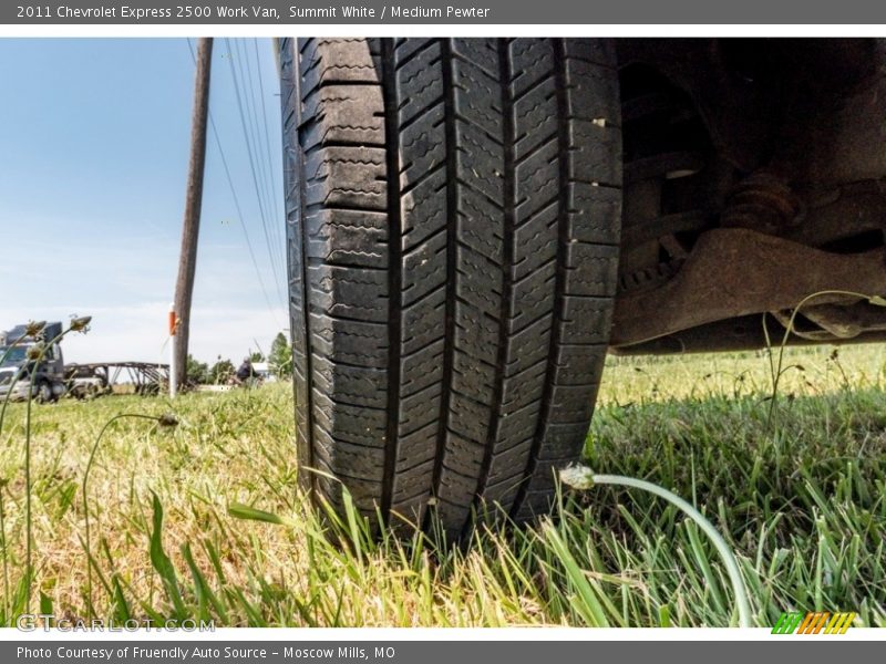 Summit White / Medium Pewter 2011 Chevrolet Express 2500 Work Van